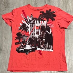 UH Red Graphic T-Shirt